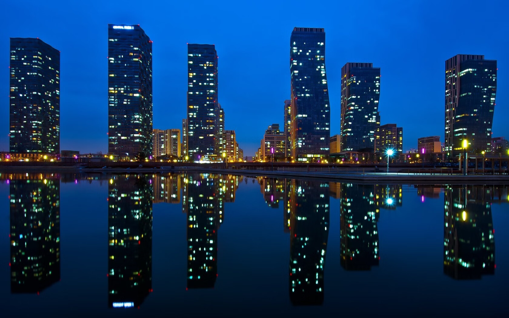 皮特·卡普尔在橄榄球锦标赛中的精彩表现,闪耀赛场,卡尔文皮特